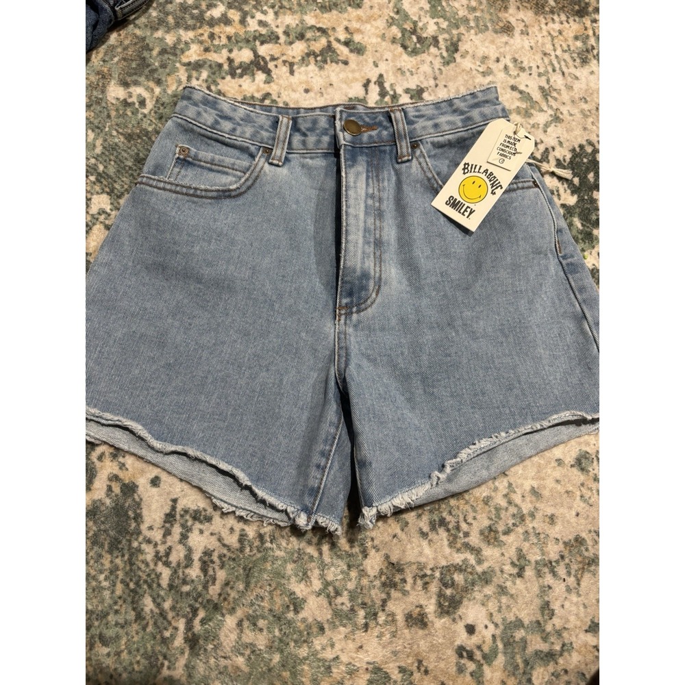 Billabong Smile At Ya Jean Shorts NWT Size 24